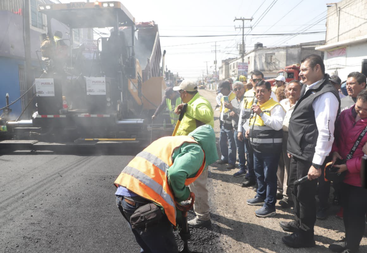 Gobierno del Estado pavimenta  105 calles tras 30 años de abandono