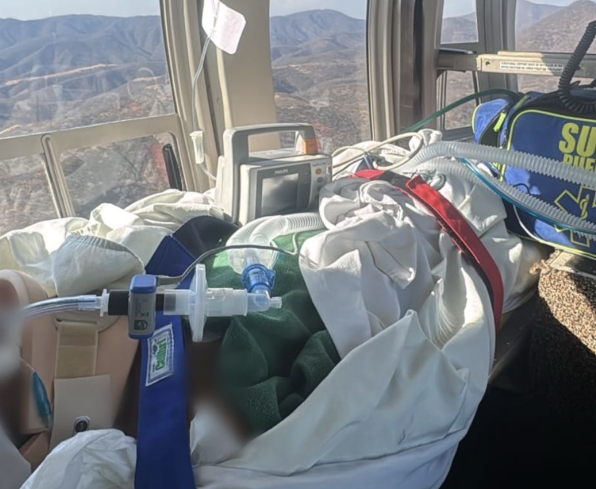 Coordinación entre sector salud permite traslado aéreo desde Chiautla de Tapia