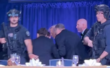 Evacuan a Trump de cena de corresponsales de la Casa Blanca por atentado