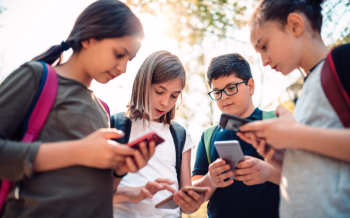 La SEP prepara un debate nacional sobre cómo replantear el uso de las redes sociales en niños y adolescentes