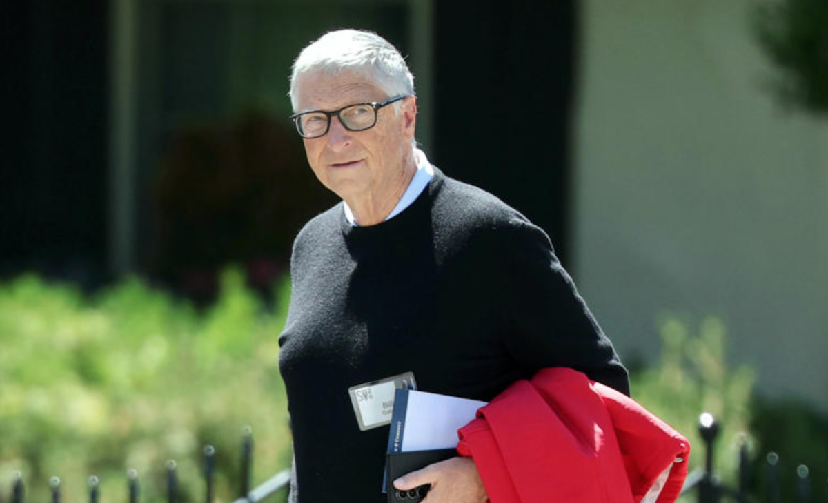 Bill Gates pide 'guardar' trabajos para humanos y acuña el término 'Human Reserved'