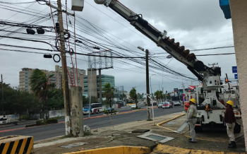 CFE trabaja para normalizar el suministro eléctrico en zonas de 12 estados afectados por el paso del frente frío número 2