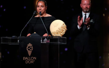 Charlyn Corral es reconocida como 'Mejor Delantera del 2026' en la gala del Balón de Oro
