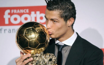 Cristiano Ronaldo vence a Messi y es elegido como el mejor Balón de Oro de la historia