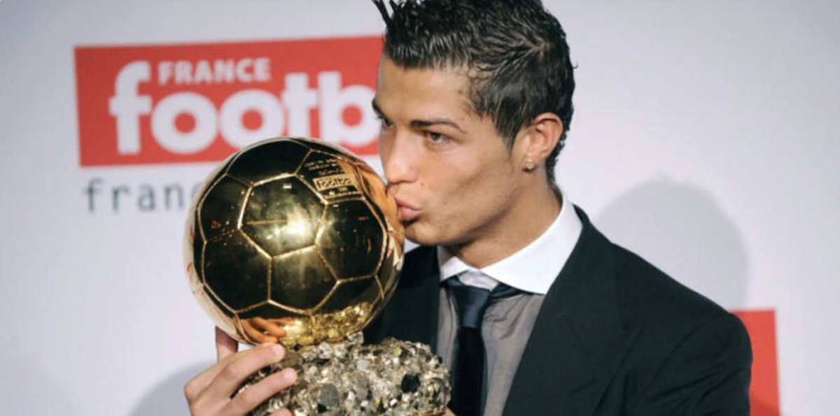 Cristiano Ronaldo vence a Messi y es elegido como el mejor Balón de Oro de la historia